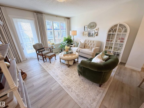 95 50 Mclaughlin Drive, Spruce Grove, AB - Indoor Photo Showing Living Room