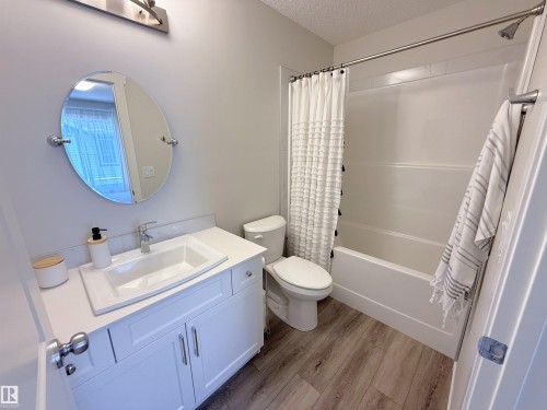 95 50 Mclaughlin Drive, Spruce Grove, AB - Indoor Photo Showing Bathroom