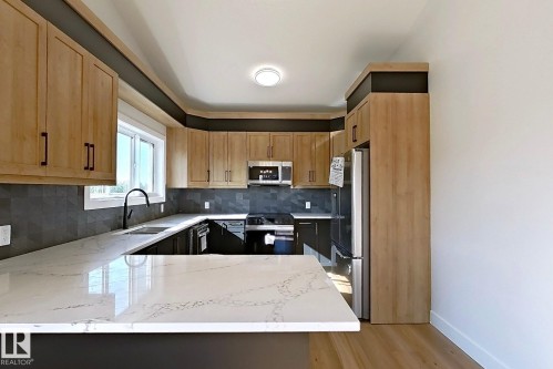 12 Southbridge Crescent, Calmar, AB - Indoor Photo Showing Kitchen