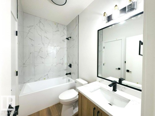 12 Southbridge Crescent, Calmar, AB - Indoor Photo Showing Bathroom