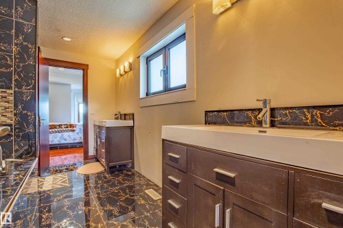 4103 Westcliff Heath Heath Sw, Edmonton, AB - Indoor