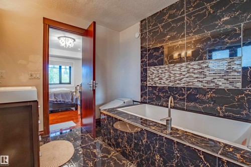 4103 Westcliff Heath Heath Sw, Edmonton, AB - Indoor