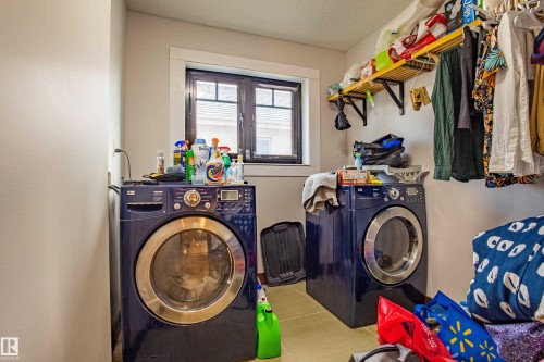 4103 Westcliff Heath Heath Sw, Edmonton, AB - Indoor Photo Showing Laundry Room