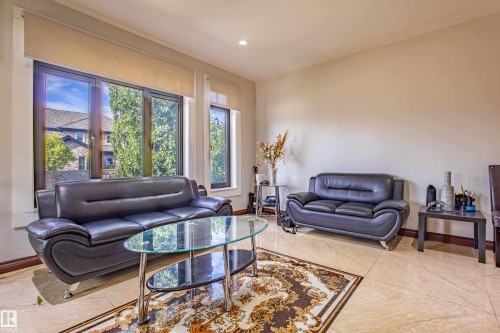 4103 Westcliff Heath Heath Sw, Edmonton, AB - Indoor Photo Showing Living Room