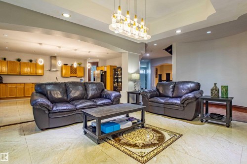 4103 Westcliff Heath Heath Sw, Edmonton, AB - Indoor Photo Showing Living Room