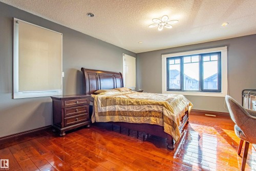 4103 Westcliff Heath Heath Sw, Edmonton, AB - Indoor Photo Showing Bedroom