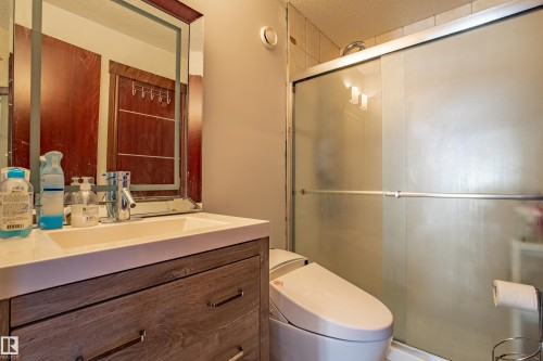4103 Westcliff Heath Heath Sw, Edmonton, AB - Indoor Photo Showing Bathroom