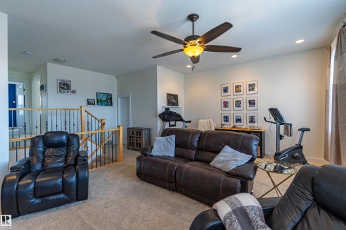 9 Southbridge Crescent, Calmar, AB - Indoor Photo Showing Living Room