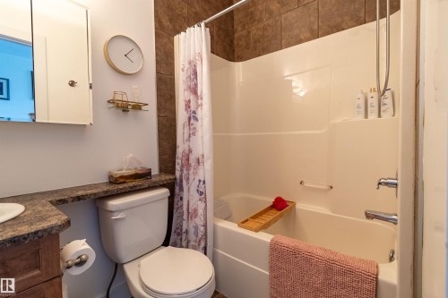 9 Southbridge Crescent, Calmar, AB - Indoor Photo Showing Bathroom