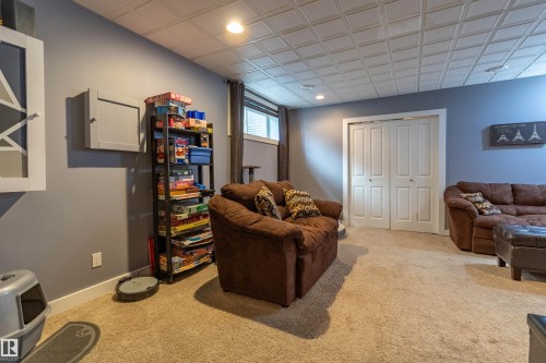 9 Southbridge Crescent, Calmar, AB - Indoor