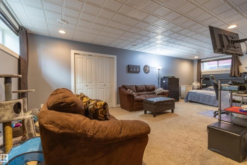 9 Southbridge Crescent, Calmar, AB - Indoor