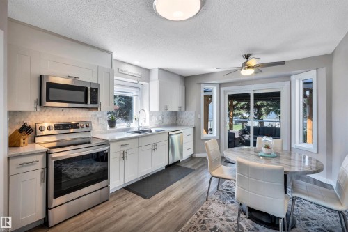 78 Deer Park Boulevard, Spruce Grove, AB - Indoor Photo Showing Kitchen With Stainless Steel Kitchen
