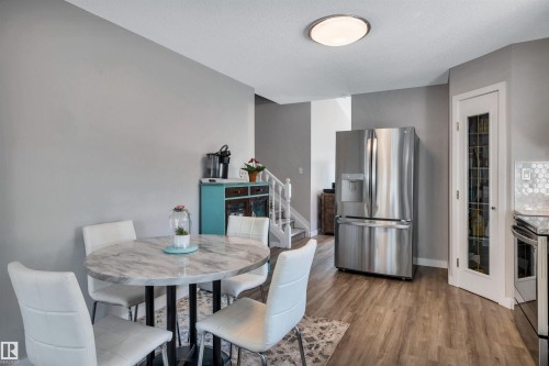 78 Deer Park Boulevard, Spruce Grove, AB - Indoor Photo Showing Dining Room
