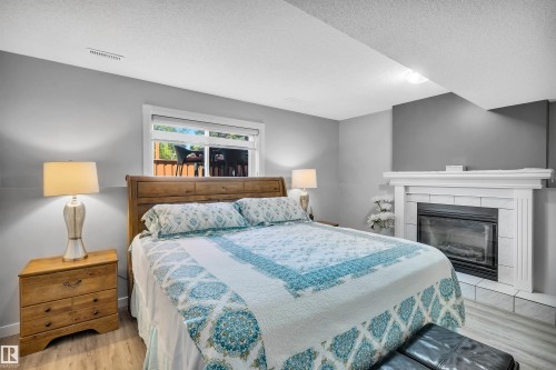78 Deer Park Boulevard, Spruce Grove, AB - Indoor Photo Showing Bedroom