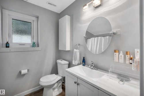 78 Deer Park Boulevard, Spruce Grove, AB - Indoor Photo Showing Bathroom