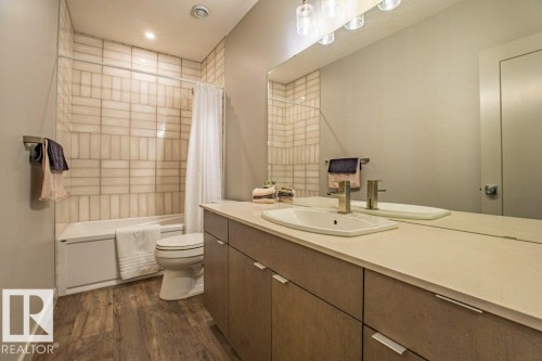 6013 Naden Landing Landing, Edmonton, AB - Indoor Photo Showing Bathroom