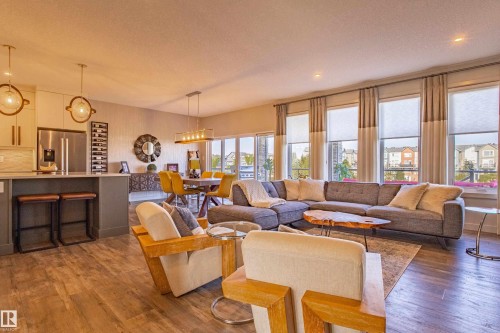 6013 Naden Landing Landing, Edmonton, AB - Indoor Photo Showing Living Room