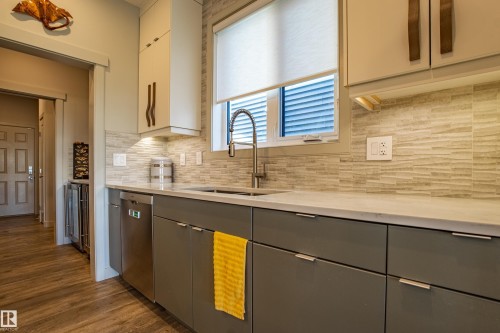 6013 Naden Landing Landing, Edmonton, AB - Indoor Photo Showing Kitchen