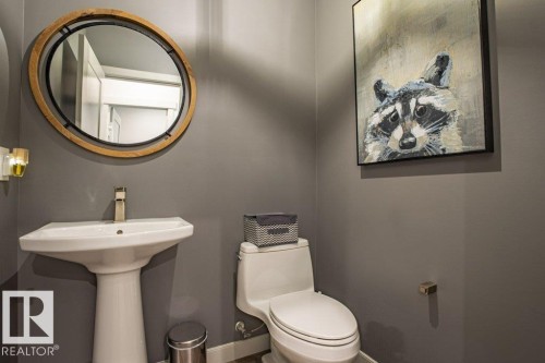 6013 Naden Landing Landing, Edmonton, AB - Indoor Photo Showing Bathroom