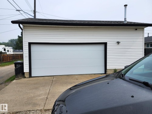 16050 95 Avenue, Edmonton, AB - Outdoor With Exterior