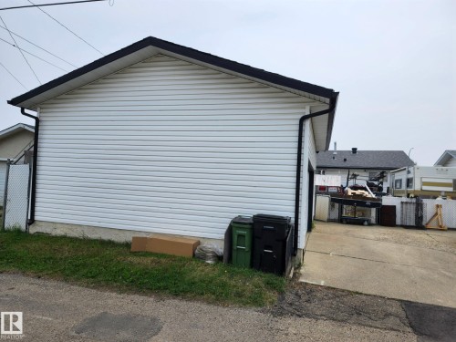 16050 95 Avenue, Edmonton, AB - Outdoor With Exterior