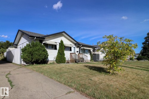 16050 95 Avenue, Edmonton, AB - Outdoor