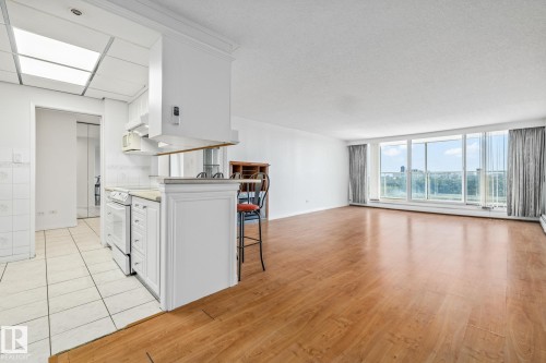 802 11920 100 Avenue, Edmonton, AB - Indoor