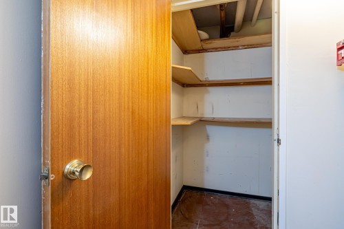 802 11920 100 Avenue, Edmonton, AB - Indoor