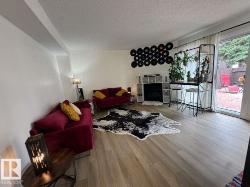 2419 142 Avenue  Edmonton, AB T5Y 1Y3