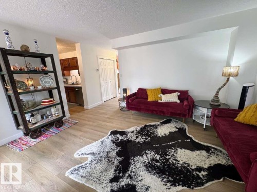 2419 142 Avenue, Edmonton, AB - Indoor Photo Showing Living Room