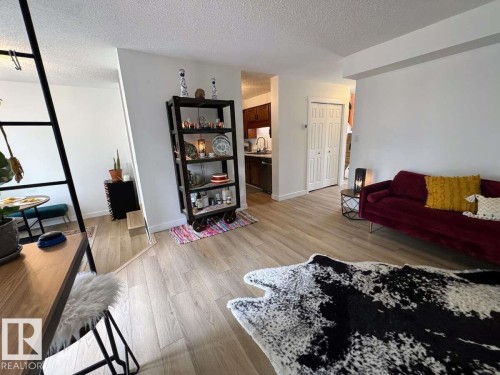 2419 142 Avenue, Edmonton, AB - Indoor Photo Showing Living Room