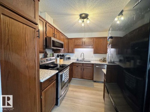 2419 142 Avenue, Edmonton, AB - Indoor Photo Showing Kitchen