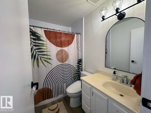 2419 142 Avenue, Edmonton, AB - Indoor Photo Showing Bathroom