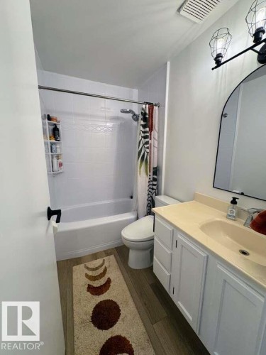 2419 142 Avenue, Edmonton, AB - Indoor Photo Showing Bathroom