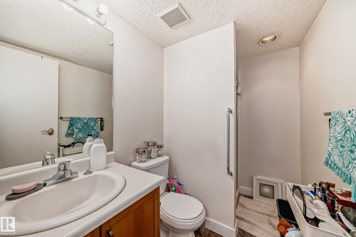 214 18012 95 Avenue, Edmonton, AB - Indoor Photo Showing Bathroom
