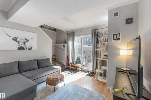 8A 79 Bellerose Drive, St. Albert, AB - Indoor Photo Showing Living Room