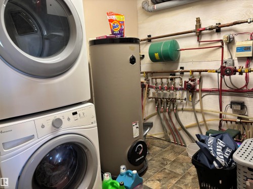 4804 53 Avenue, Elk Point, AB - Indoor Photo Showing Laundry Room