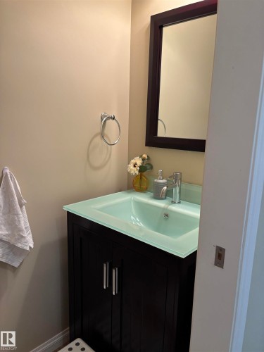 4804 53 Avenue, Elk Point, AB - Indoor Photo Showing Bathroom