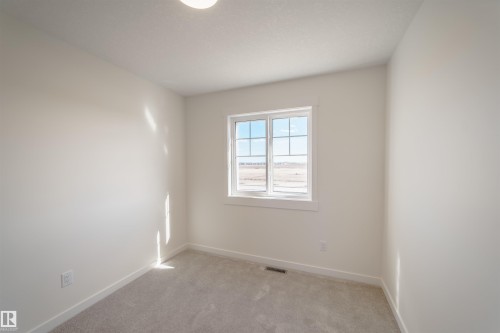 1303 Podersky Wynd, Edmonton, AB - Indoor Photo Showing Other Room