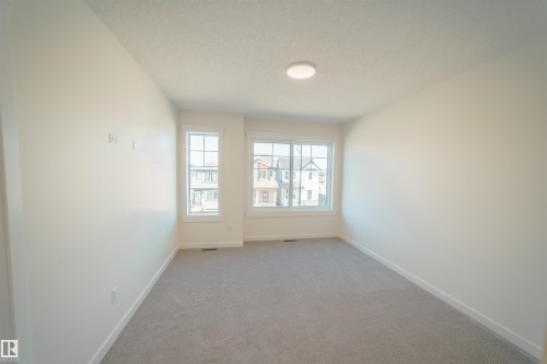 1303 Podersky Wynd, Edmonton, AB - Indoor Photo Showing Other Room