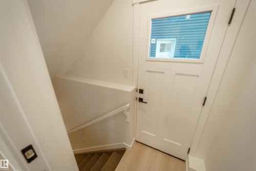 1303 Podersky Wynd, Edmonton, AB - Indoor Photo Showing Other Room