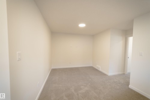 1303 Podersky Wynd, Edmonton, AB - Indoor Photo Showing Other Room