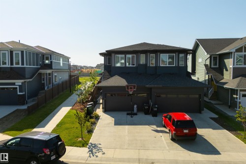 1303 Podersky Wynd, Edmonton, AB - Outdoor