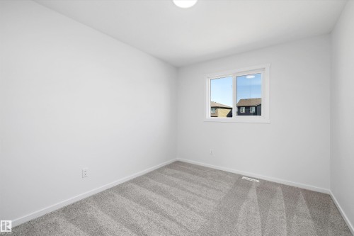 5458 Hawthorn Run, Edmonton, AB - Indoor Photo Showing Other Room