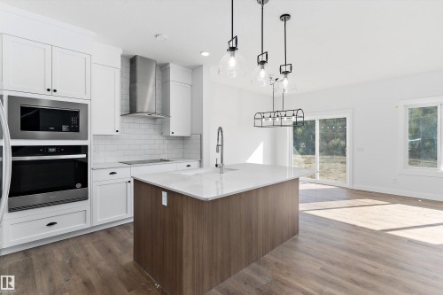 4511 Warbler Loop, Edmonton, AB - Indoor Photo Showing Kitchen With Upgraded Kitchen