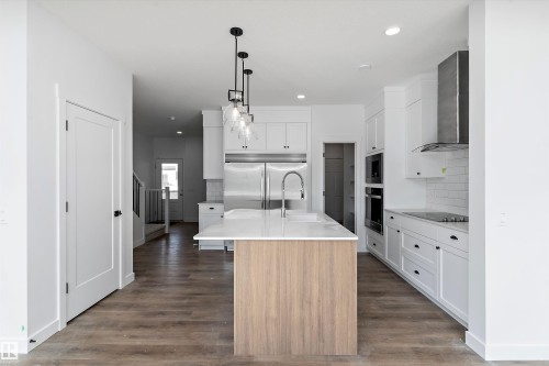 4511 Warbler Loop, Edmonton, AB - Indoor Photo Showing Kitchen With Upgraded Kitchen