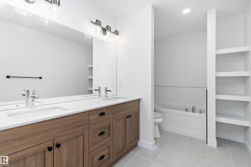 4511 Warbler Loop, Edmonton, AB - Indoor Photo Showing Bathroom