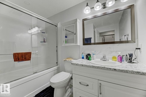 11306 89 Street, Edmonton, AB - Indoor Photo Showing Bathroom