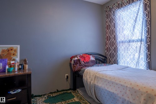 210 Warwick Road, Edmonton, AB - Indoor Photo Showing Bedroom