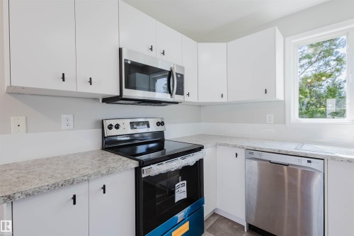 18160 81 Avenue  Edmonton, AB T5T 1S4
